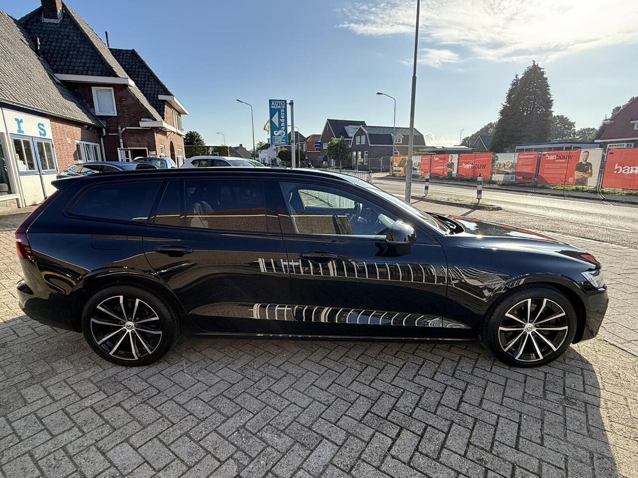 Volvo V60 2.0 T6 350 pk Long Range Plus Dark