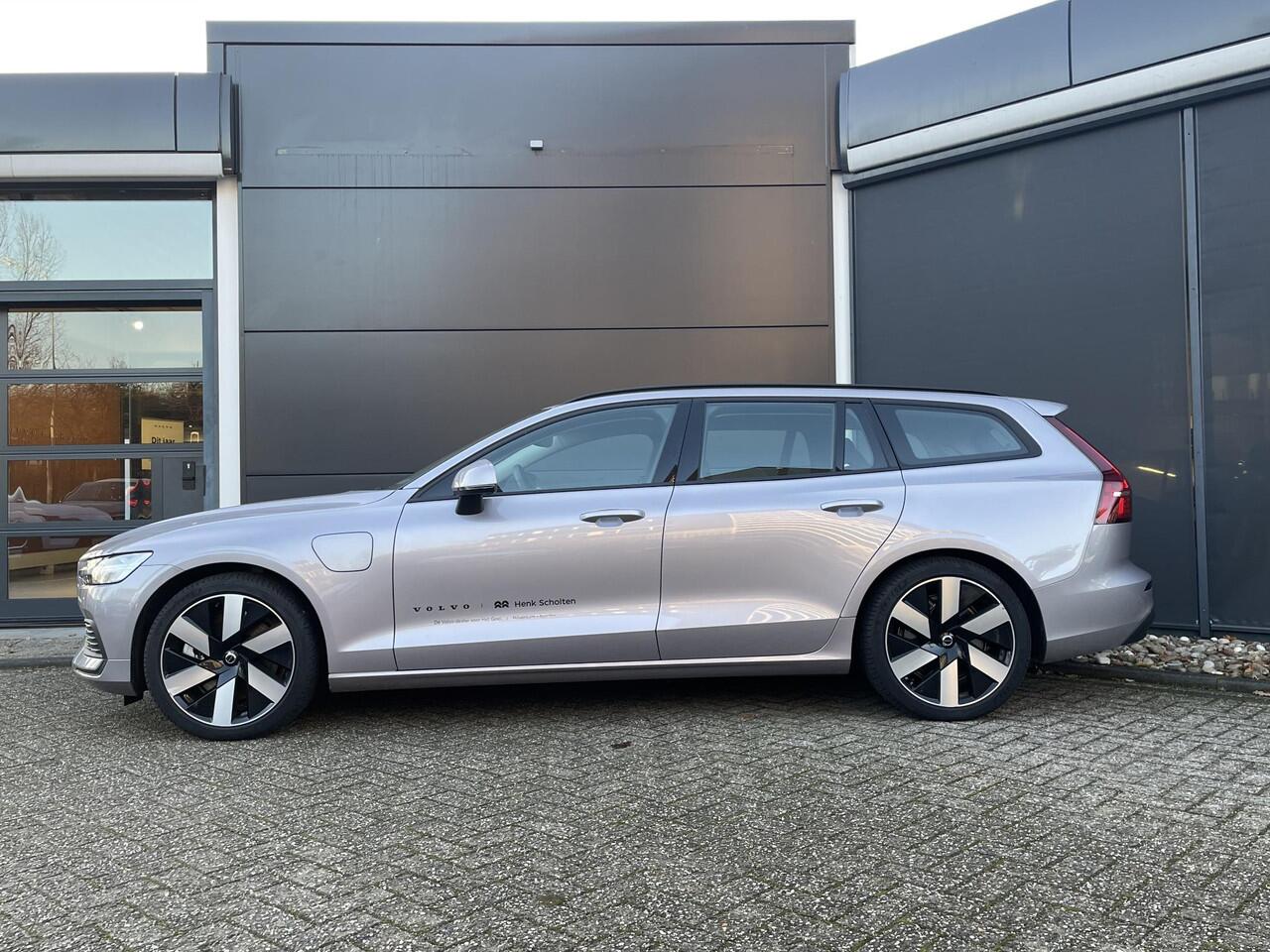 Volvo V60 T6 Plug-in hybrid AWD Essential Edition | Adaptive Cruise Control | BLIS | Google Navigatie | Apple Carplay | Parkeercamera | Stoel-/Stuurverwarming |