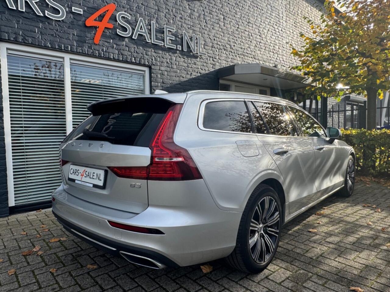 Volvo V60 2.0 B3 Autom. Inscription + Camera. + Leder + 18 inch Lmv - Full options 2022!