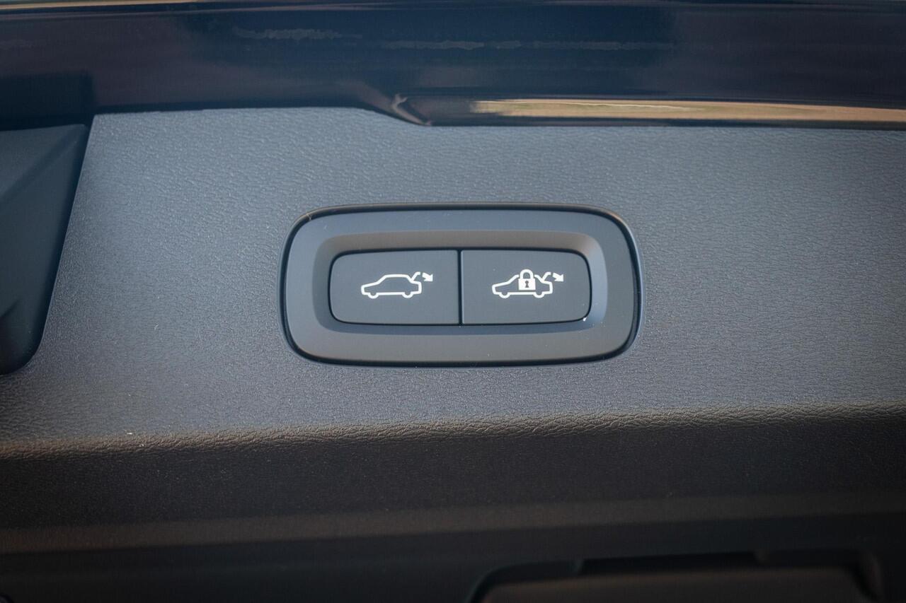 Volvo V60 2.0 T6 Plug-in hybrid AWD Ultra Bright | Adaptieve Cruise Control | Dodehoek Detectie | 360 Camera | Adaptieve Koplampen | Head-Up Display | Leder Blond | Elektr. Stoelen | Stoel+Stuurverwarming