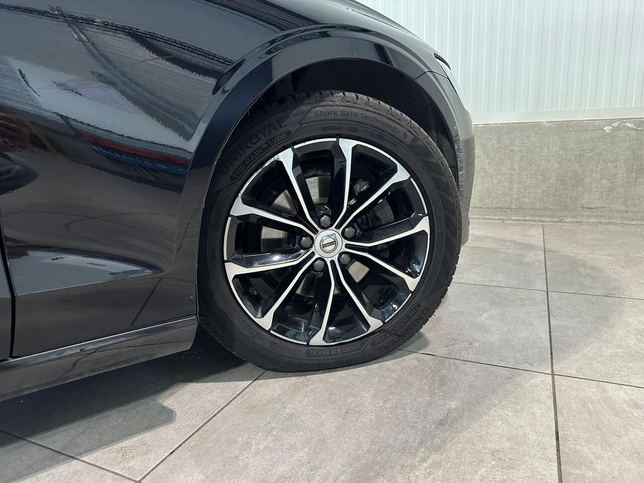 Volvo V60 D3 Aut. Momentum Parkeercamera Navigatie 150pk