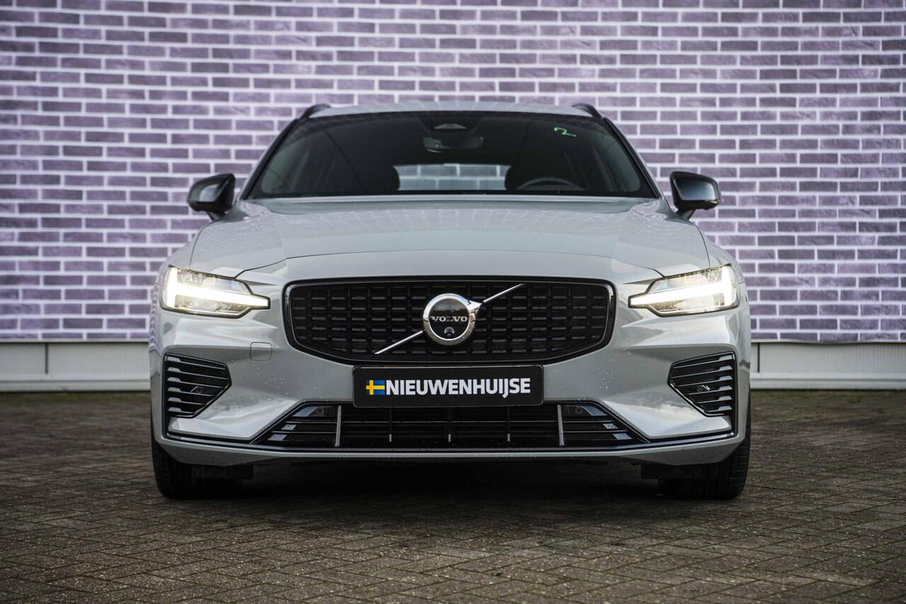 Volvo V60 2.0 T6 Plug-in hybrid AWD Plus Dark | Trekhaak | 360 Camera | Harman Kardon audio | Stoel- en stuurwielverwarming | Adaptive cruise control | Dode hoek detectie BLIS |