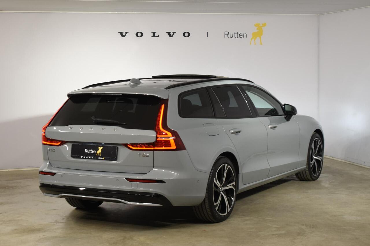 Volvo V60 T6 350PK Automaat Plug-in Hybrid AWD Ultra Dark / Adaptieve Cruisecontrol / Parkeersensoren / Stoelverwarming / Stuurverwarming / 360 Camera / Elektrische Stoelen /