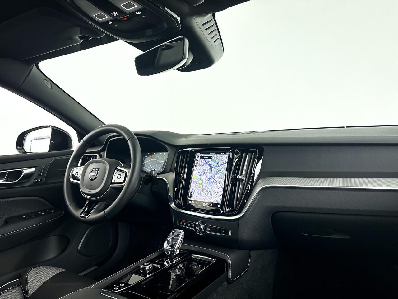 Volvo V60 T6 AWD Plus Dark | 360° camera | Harman Kardon | Stoel- en Stuurverwarming | Trekhaak