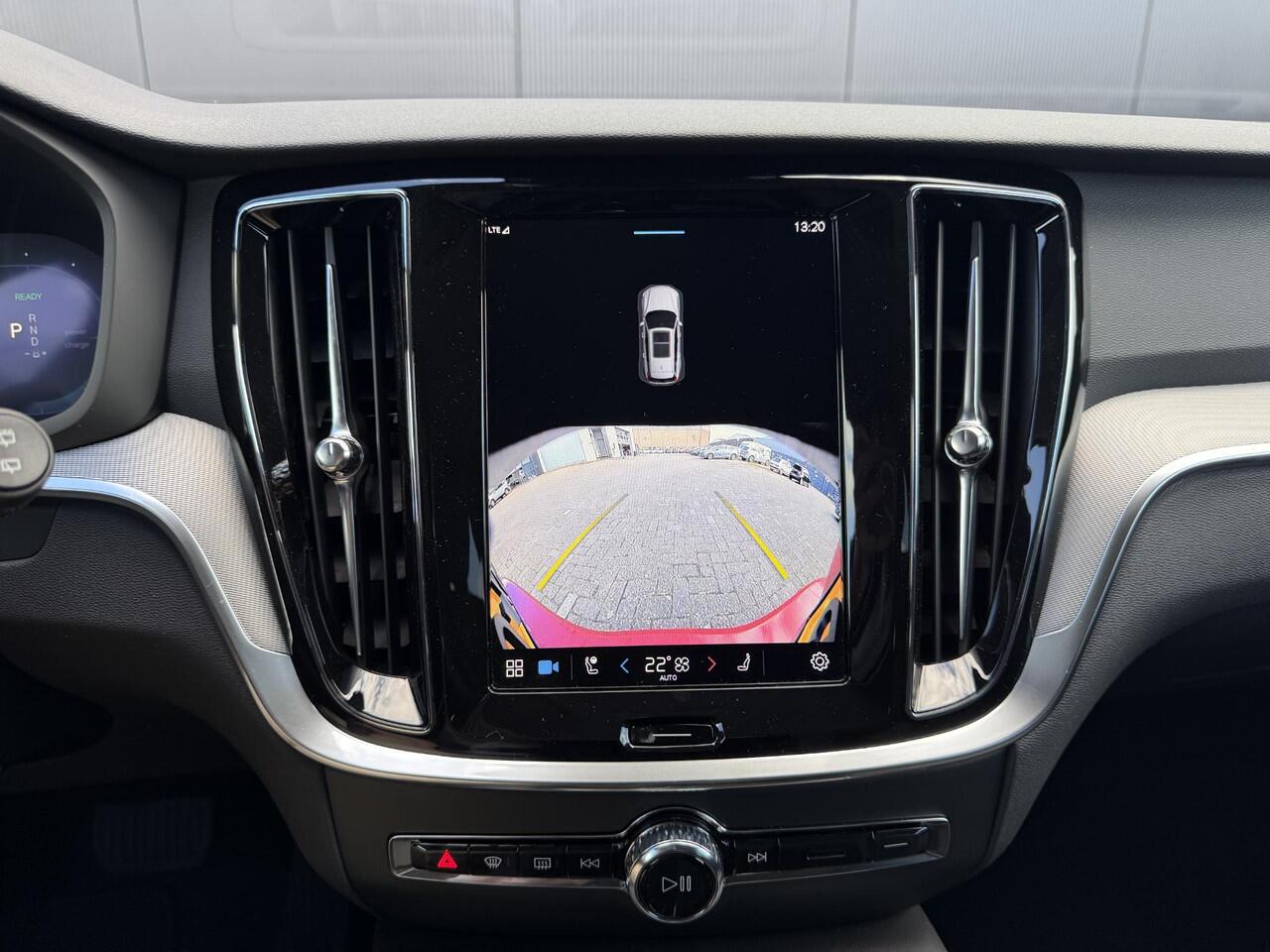 Volvo V60 2.0 T6 Plug-in hybrid AWD Essential Edition Driver assist climate line leder ark assist extra getint glas