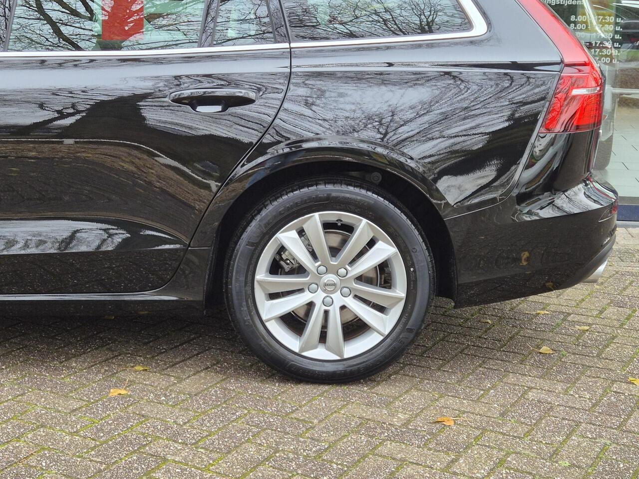 Volvo V60 2.0 B3 Momentum Business | Climate Control | LM velgen | PDC voor+achter+camera | Navigatie