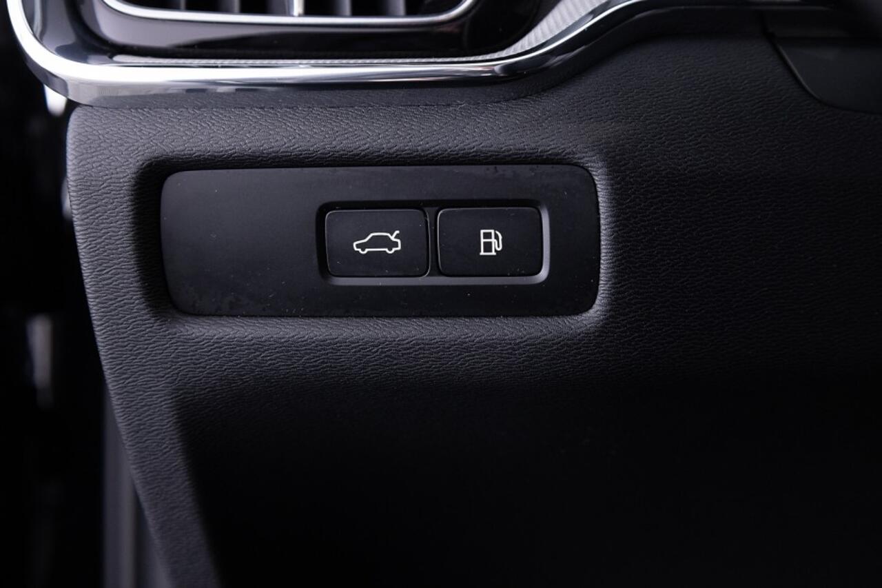 Volvo V60 2.0 T6 Plug-in hybrid AWD Core Bright ? 1e Eigenaar