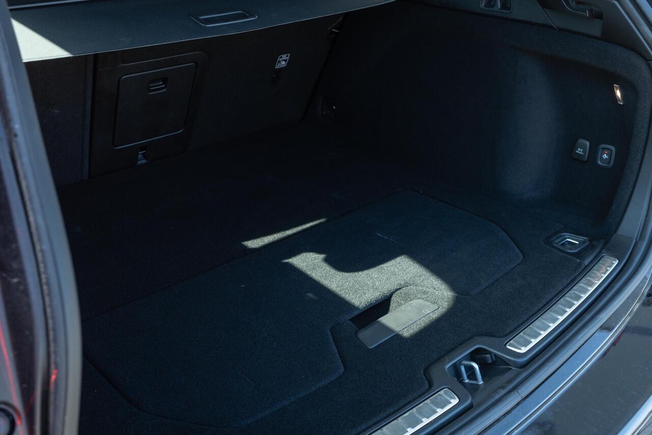 Volvo V60 T6 Plug-in hybrid AWD Plus Dark Aut | Trekhaak 2000 kg | Adaptieve Cruise Control | Harman Kardon | BLIS| 360° camera | Stoelverw. V+A