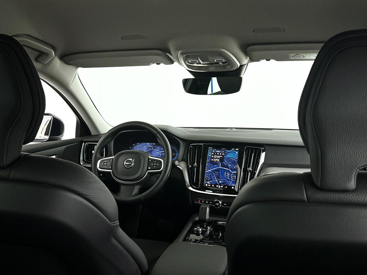 Volvo V60 T6 Plug-in hybrid AWD Essential Bright | Parkeercamera | Stoel- en Stuurverwarming | Trekhaak