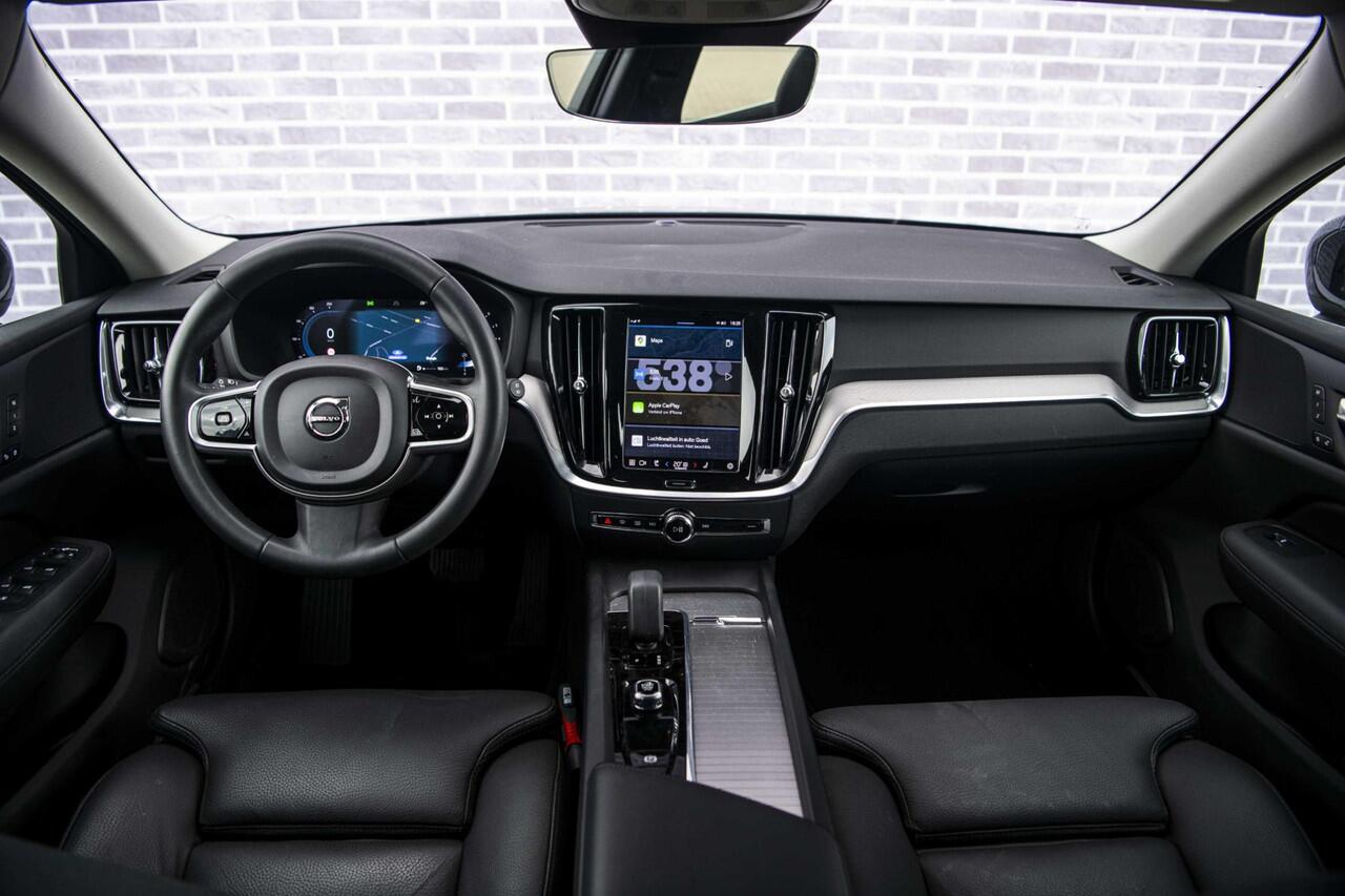 Volvo V60 2.0 B3 Plus Bright | Trekhaak | Adaptieve Cruise Control | Google Navigatie | Lederen bekleding | Stoel- en stuurverwarming | Elektrisch verstalbare voorstoelen |