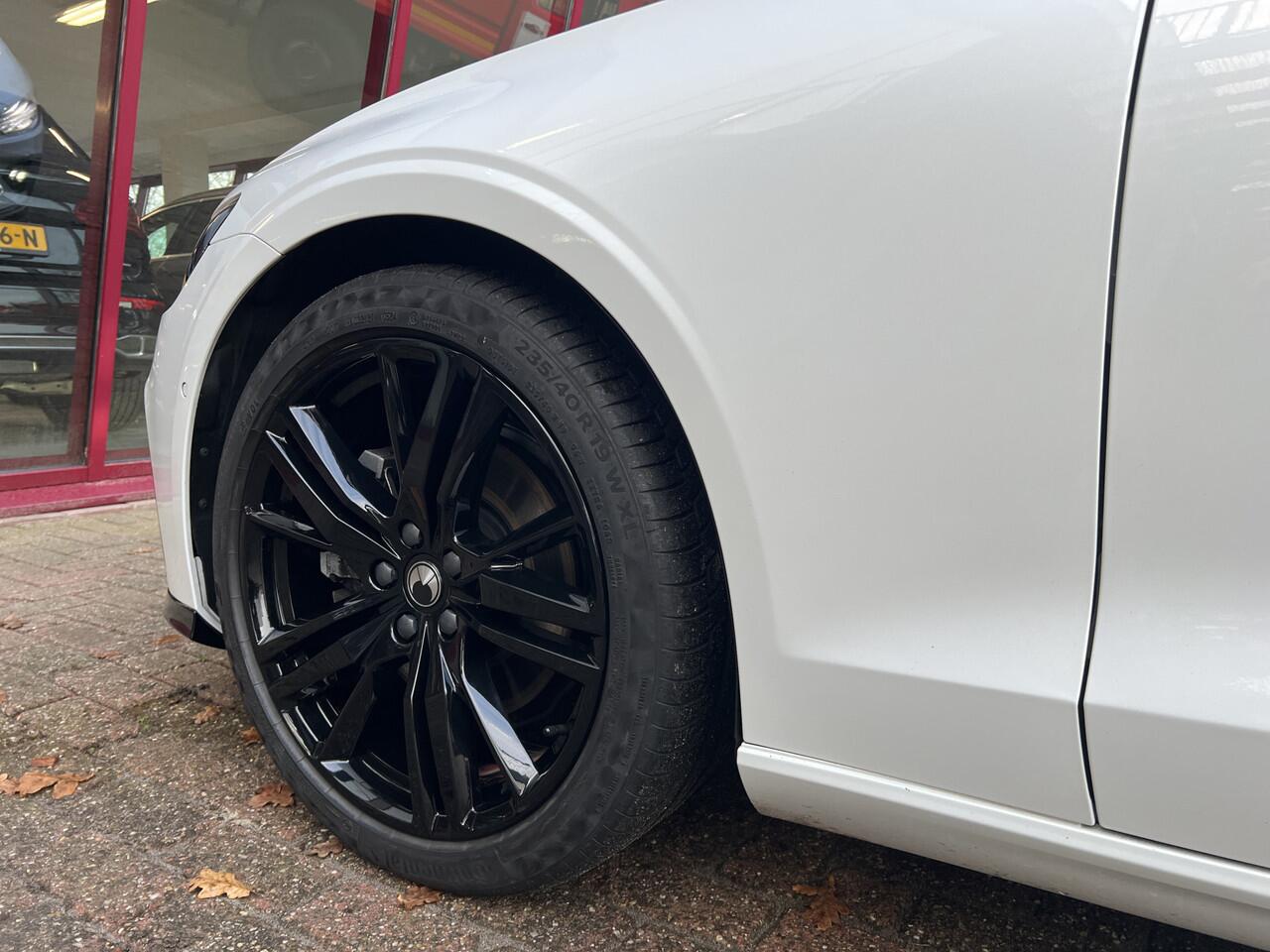 Volvo V60 2.0 B3 Plus Dark | Heico Styling-kit | Pano | H&K | Google Infotainment | Nappa Leder |