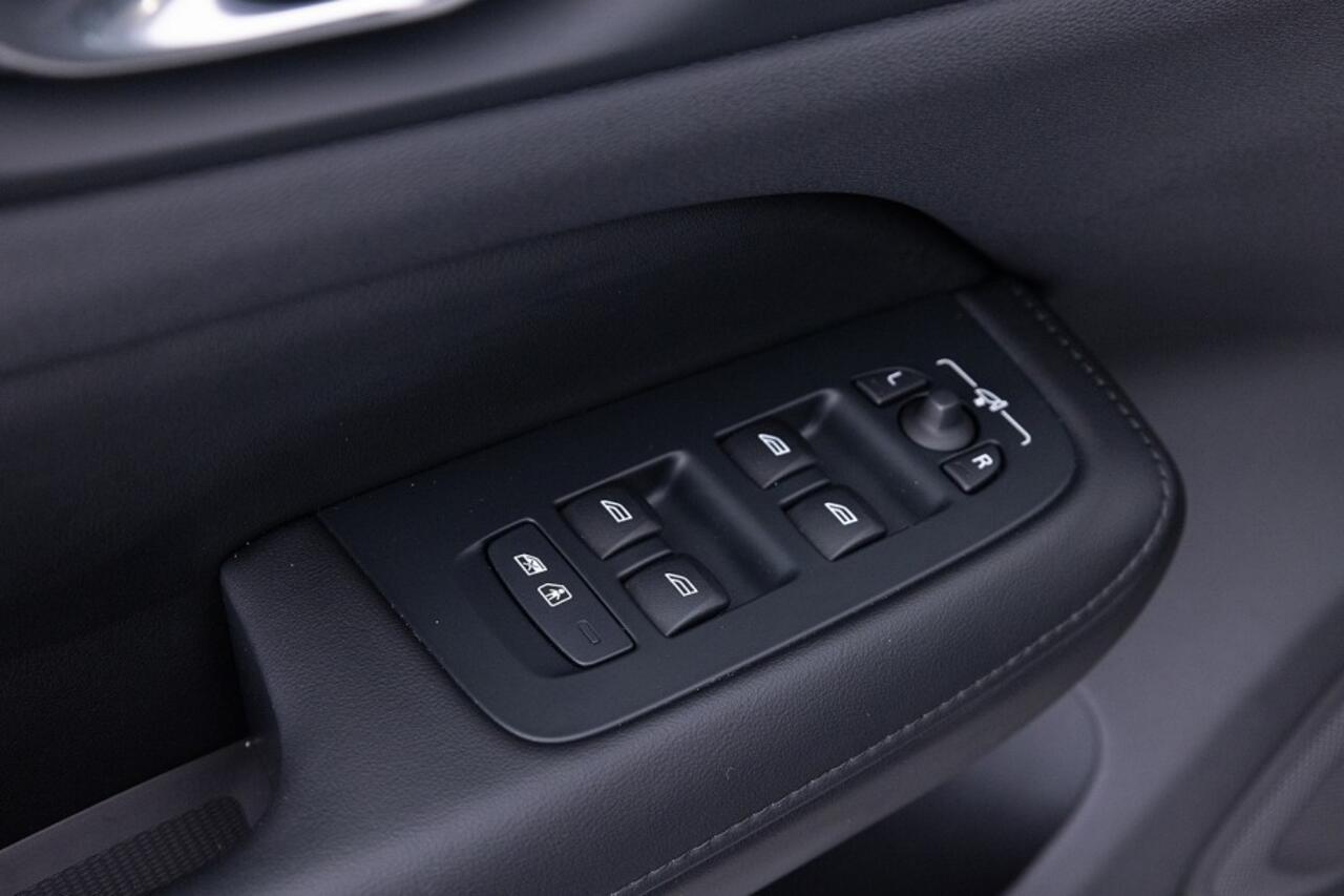 Volvo V60 2.0 T6 Plug-in hybrid AWD Core Bright ? 1e Eigenaar