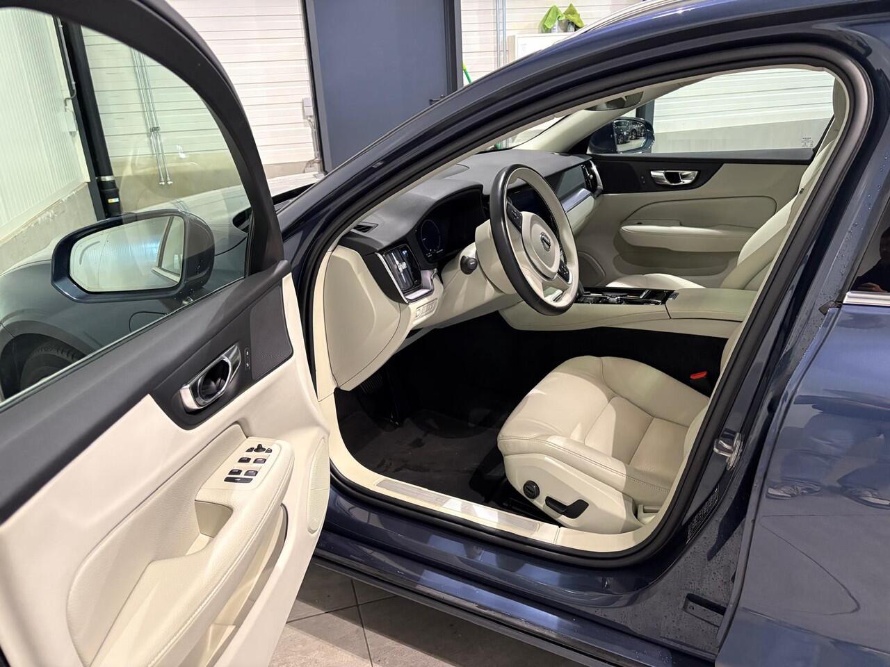 Volvo V60 T6 Aut. Plug-in Hybrid Inscription Leder ACC Panoramadak 340pk