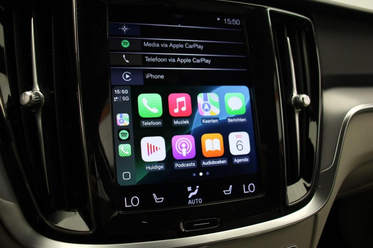 Volvo V60 2.0 T6 PHEV Twin Engine AWD Momentum Pro - Trekhaak, Leer