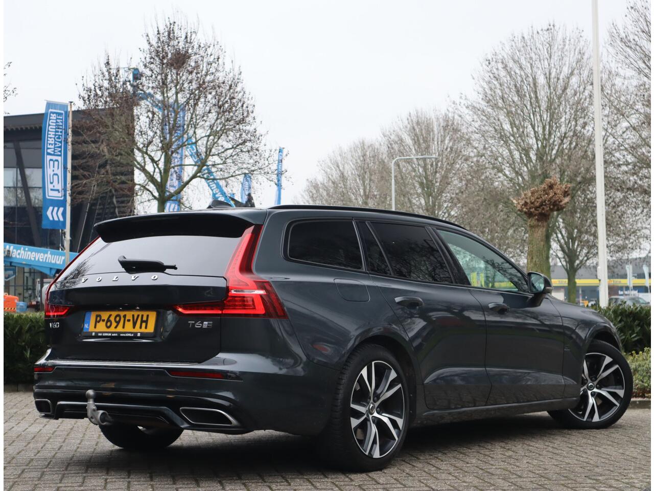 Volvo V60 2.0 T6 Twin Engine AWD R-Design // 84,6 SOH !