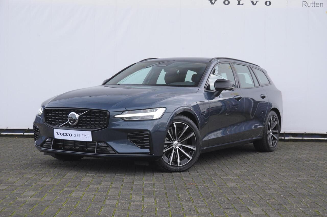 Volvo V60 T6 350PK Automaat AWD Plus Dark / Adaptive cruise control / Elektrische stoelen / Harman Kardon audio / Trekhaak / Pilot assist / BLIS / Stoel en stuur verwarming / Elektrische achterklep / Parkeersensoren met 360 camera / Google infotainment