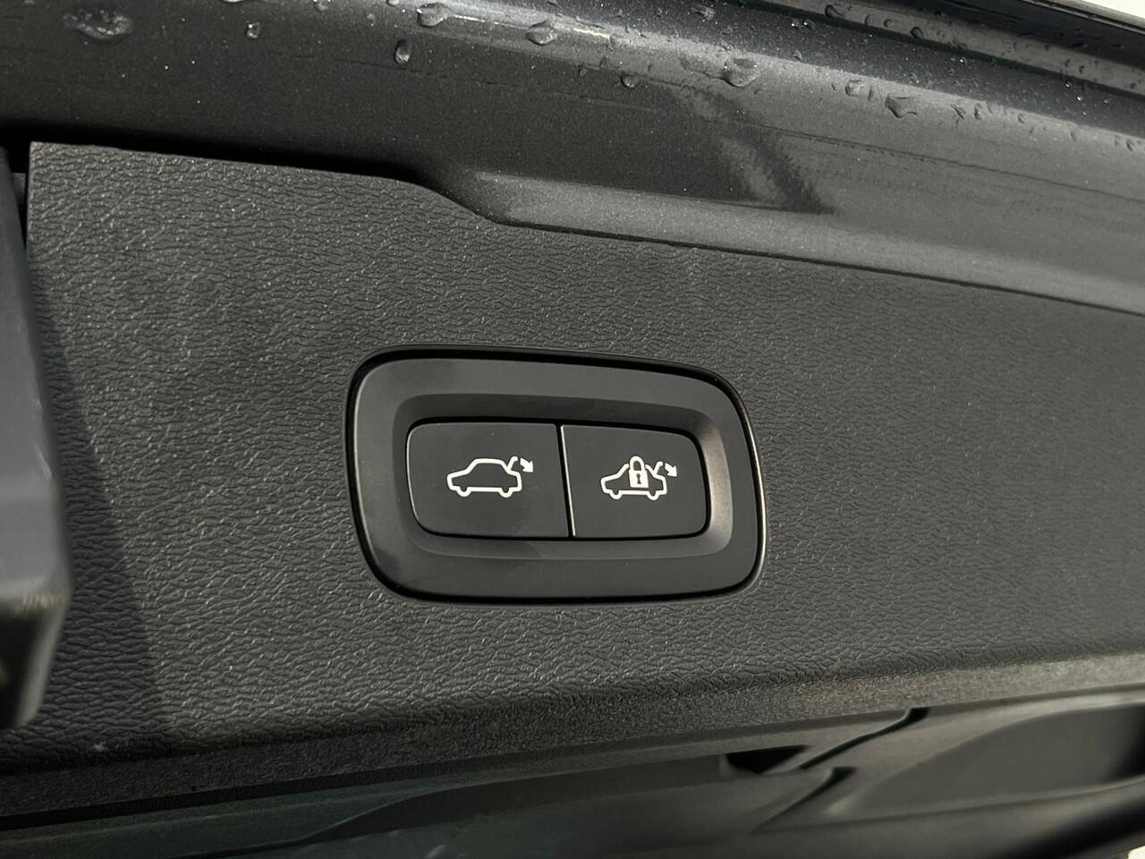 Volvo V60 2.0 T6 Recharge AWD Business Pro NL-AUTO | LEDER | CAMERA | STUURWIEL VERW | STOELVERW |