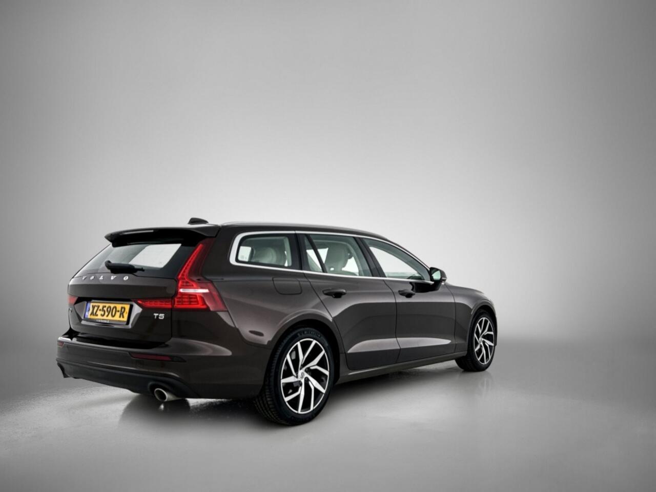Volvo V60 2.0 T5 Momentum