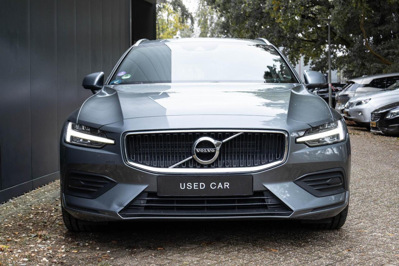 Volvo V60 T4 Automaat Momentum Pro | 19'' Lichmetalen velgen | Navigatie | Dealeronderhouden | Elektrisch bedienbare achterklep | Keyless start | Parkeersensoren achter |