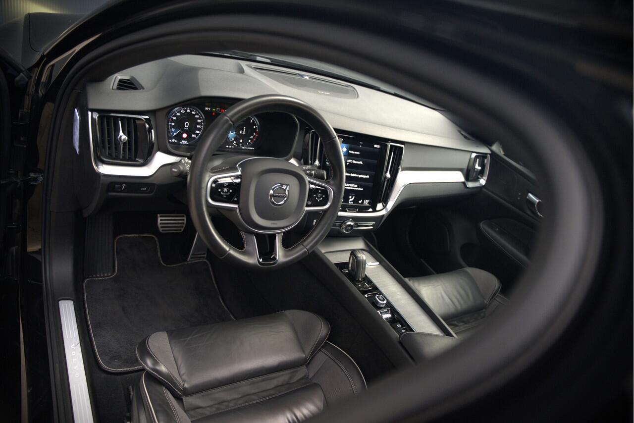 Volvo V60 2.0 B3 R-Design | Panoramadak | Harman Kardon | Keyless | Memory Stoel | Elektrische Stoelen | Stuurverwarming | Stoelverwarming | Camera | Adaptive Cruise Control | Leer | LED | DAB | Parkeensensoren | Appl