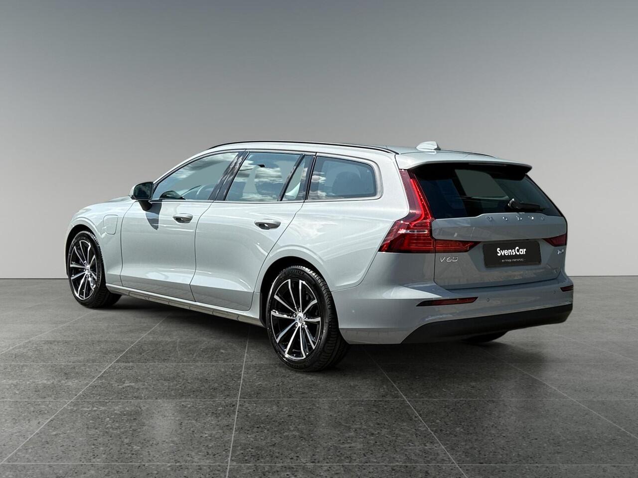 Volvo V60 2.0 T6 Plug-in hybrid AWD Essential | Stoel- en stuurwiel verwarming | Dode hoek detectie | Achteruitrijcamera |