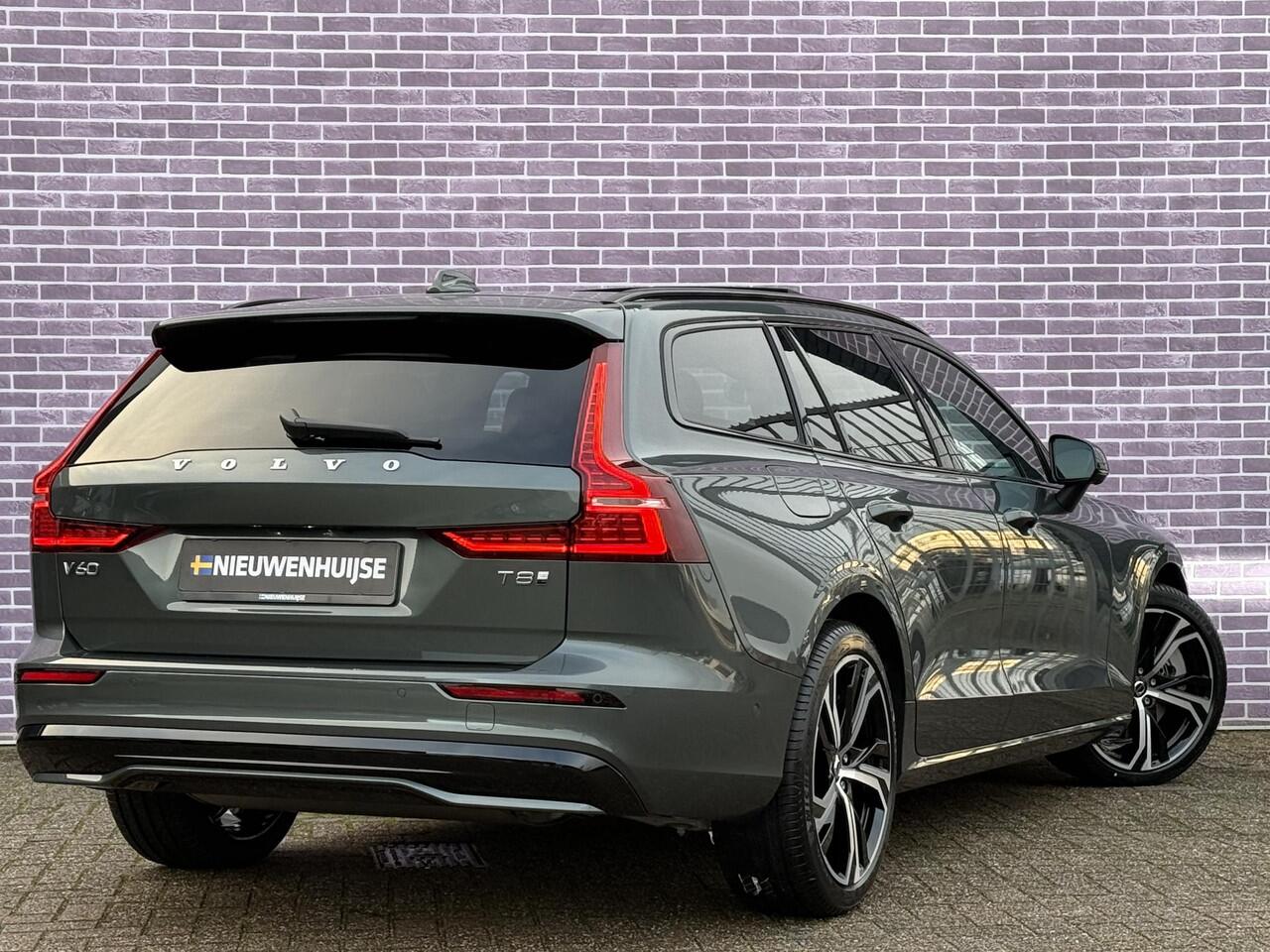 Volvo V60 2.0 T8 Plug-in hybrid AWD Ultra Dark | Bowers & Wilkins | Zwarte hemel | Massage | Stoel ventilatie + Verwarming | Panorama Schuifdak | HUD | Adaptieve Cruise | BLIS | 360° Camera |