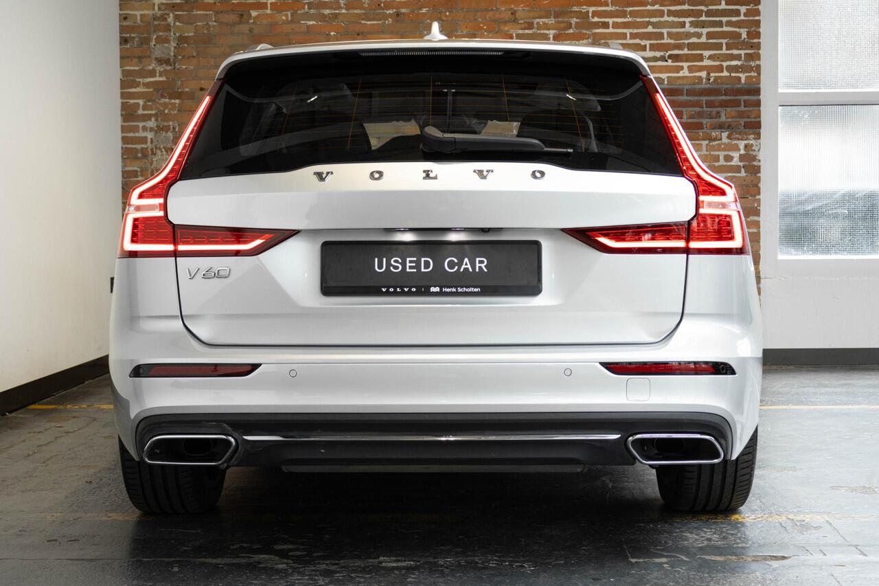 Volvo V60 T6 Twin Engine AWD Inscription | Panoramadak | Stoelverwarming | Parkeersensoren voor + achter | Parkeerverwarming | Comfortstoelen | Navigatie | Lederen Bekleding |