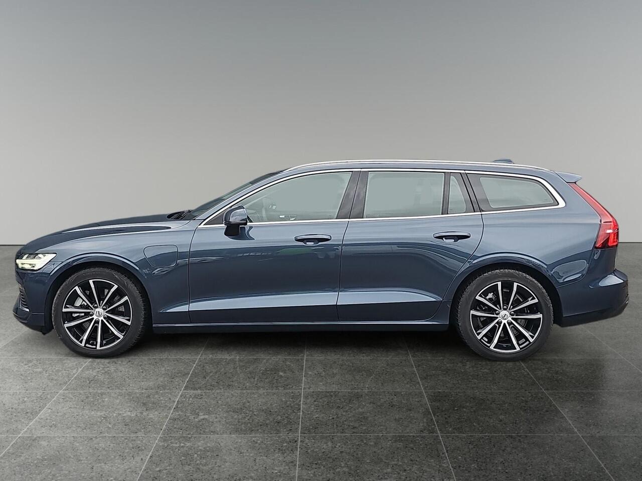 Volvo V60 2.0 T6 Plug-in hybrid AWD Essential Bright | Trekhaak | Cruise Control | Achteruitrijcamera |