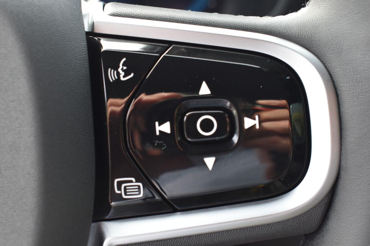 Volvo V60 T6 AWD 350PK Plug-in Hybrid Plus Dark | ACC | Pilot Assist | Stoel stuurverwarming | Camera | Harman Kardon