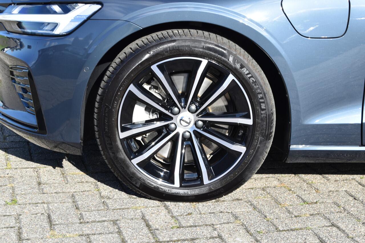 Volvo V60 T6 AWD 350PK Plug-in Hybrid Plus Dark | H&K | Trekhaak | 360 Camera | ACC | Stoel-Stuur verwarming