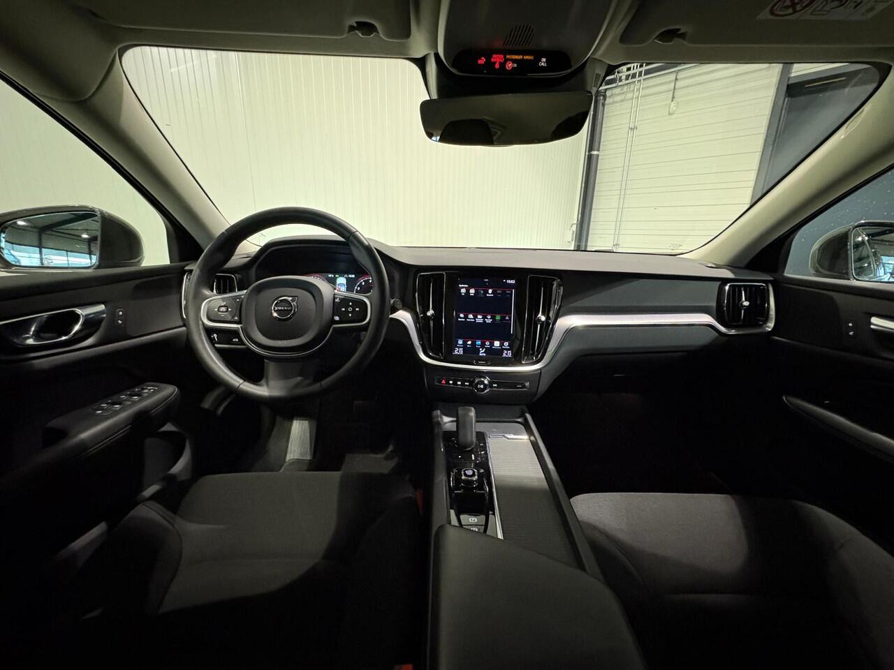 Volvo V60 B3 Aut. Benzine Momentum ACC Parkeercamera 163pk