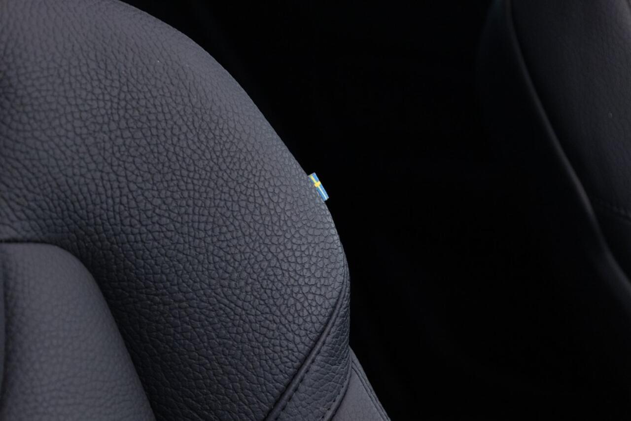 Volvo V60 2.0 T8 Plug-in hybrid AWD Plus Bright | PANORAMADAK ? 1e Eigenaar