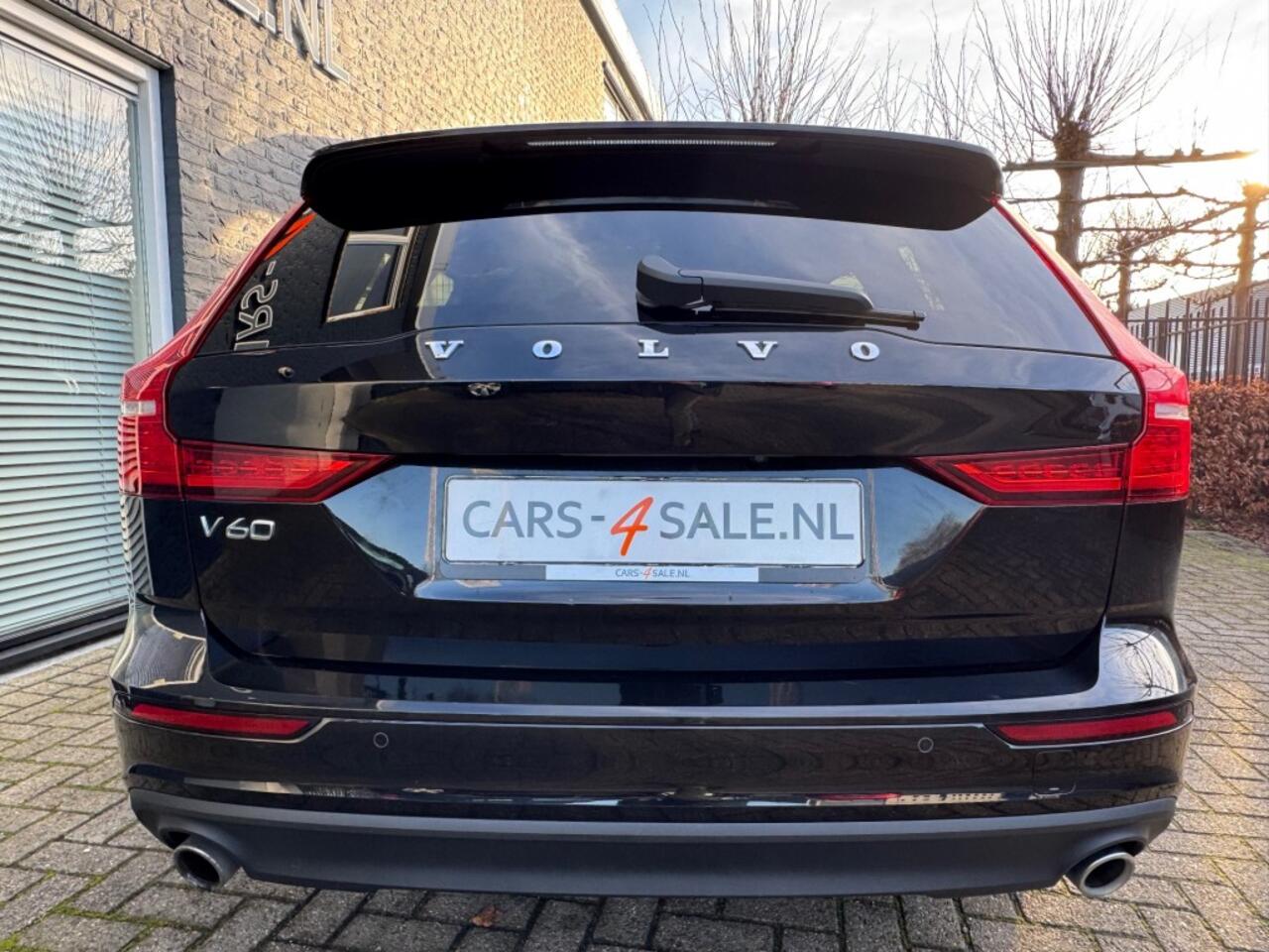 Volvo V60 2.0 B3 Autom. Momentum + Chroom + D-Glas + Lmv - 133 dkm