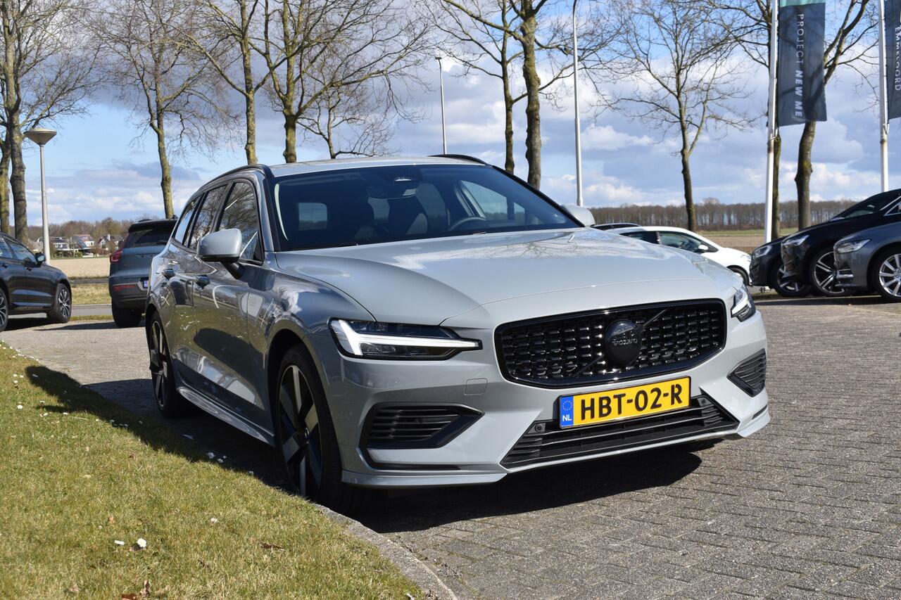 Volvo V60 T6 AWD 350PK Plug-in Hybrid Essential Dark | Camera | Leder | ACC | Blis | Stoelverwarming | Standkachel