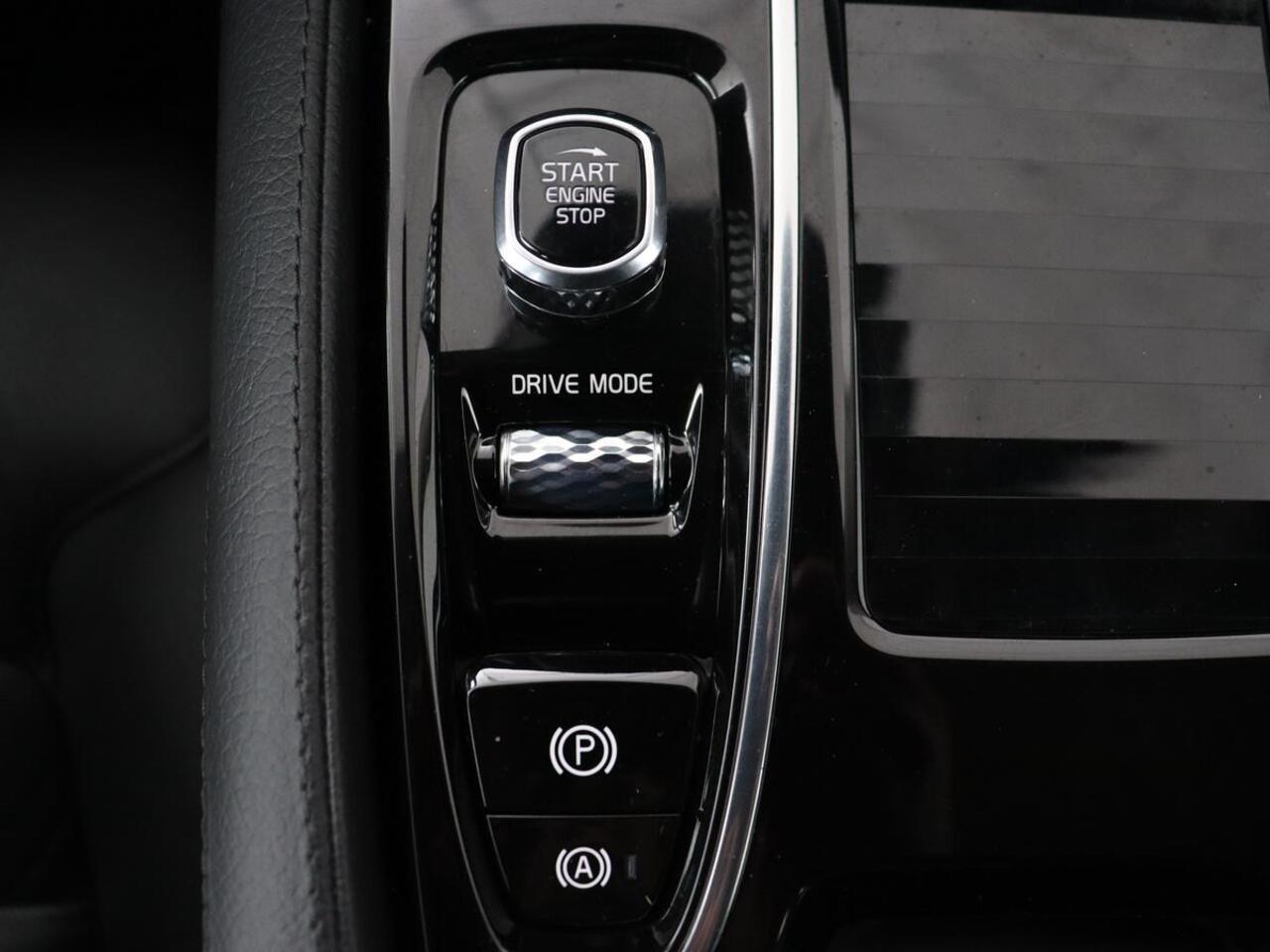 Volvo V60 2.0 T6 Recharge AWD Inscription | Leder | Camera | Carplay | Navigatie | Full LED | 18'' | Parkeerhulp | Cruise control | PHEV | Plug In