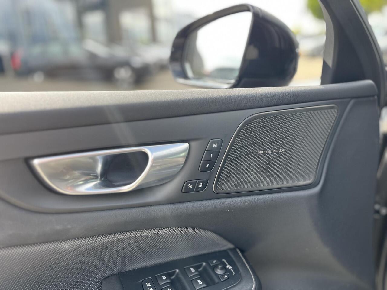 Volvo V60 T6 Plug-in hybrid AWD Plus Dark | 360 Camera | Memoryseats | Trekhaak |