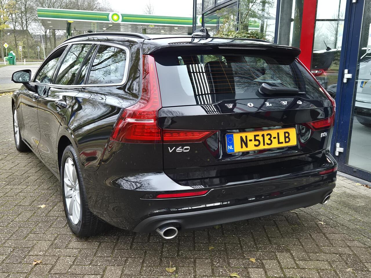 Volvo V60 2.0 B3 Momentum Business | Climate Control | LM velgen | PDC voor+achter+camera | Navigatie