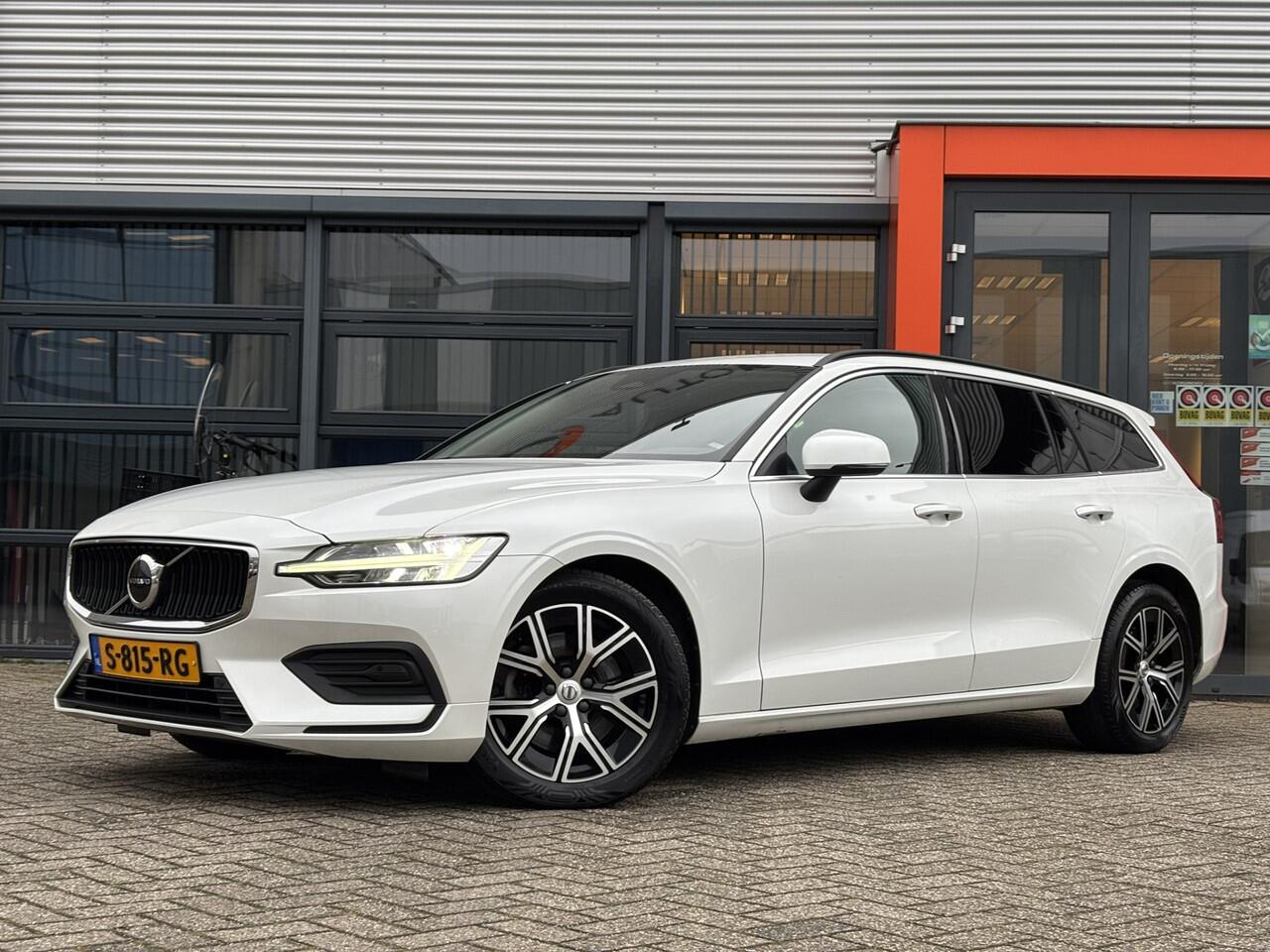 Volvo V60 2.0 B3 Core / NL Auto / Stoel & Stuurverwarming / Achterruitrijcamera / Googlemaps Navi /