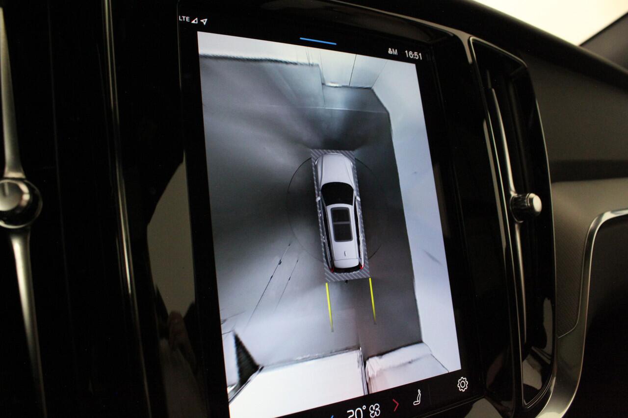 Volvo V60 2.0 B3 Plus Dark > Standkachel/Pano.schuif/Trekhaak/360 camera/Harman Kardon