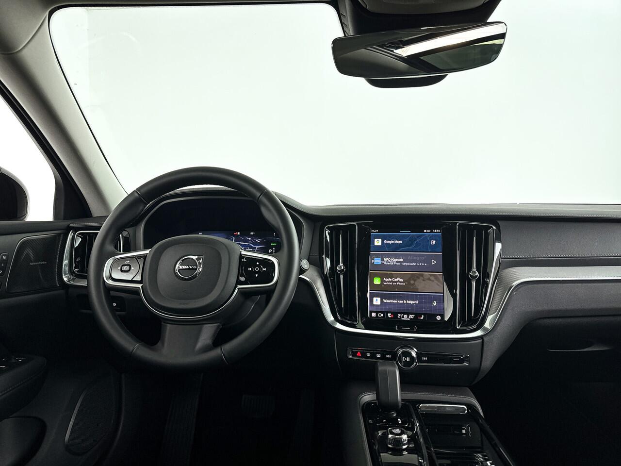 Volvo V60 T6 Aut. Plug-in hybrid AWD Ultra Dark | Panoramadak | Harman Kardon | Head- up display | Parkeercamera | Trekhaak