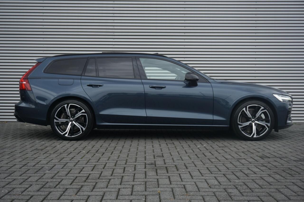 Volvo V60 PHEV T6 AWD ULTRA DARK SCHUIFDAK | WINTERPACK | H&K AUDIO | LUXE