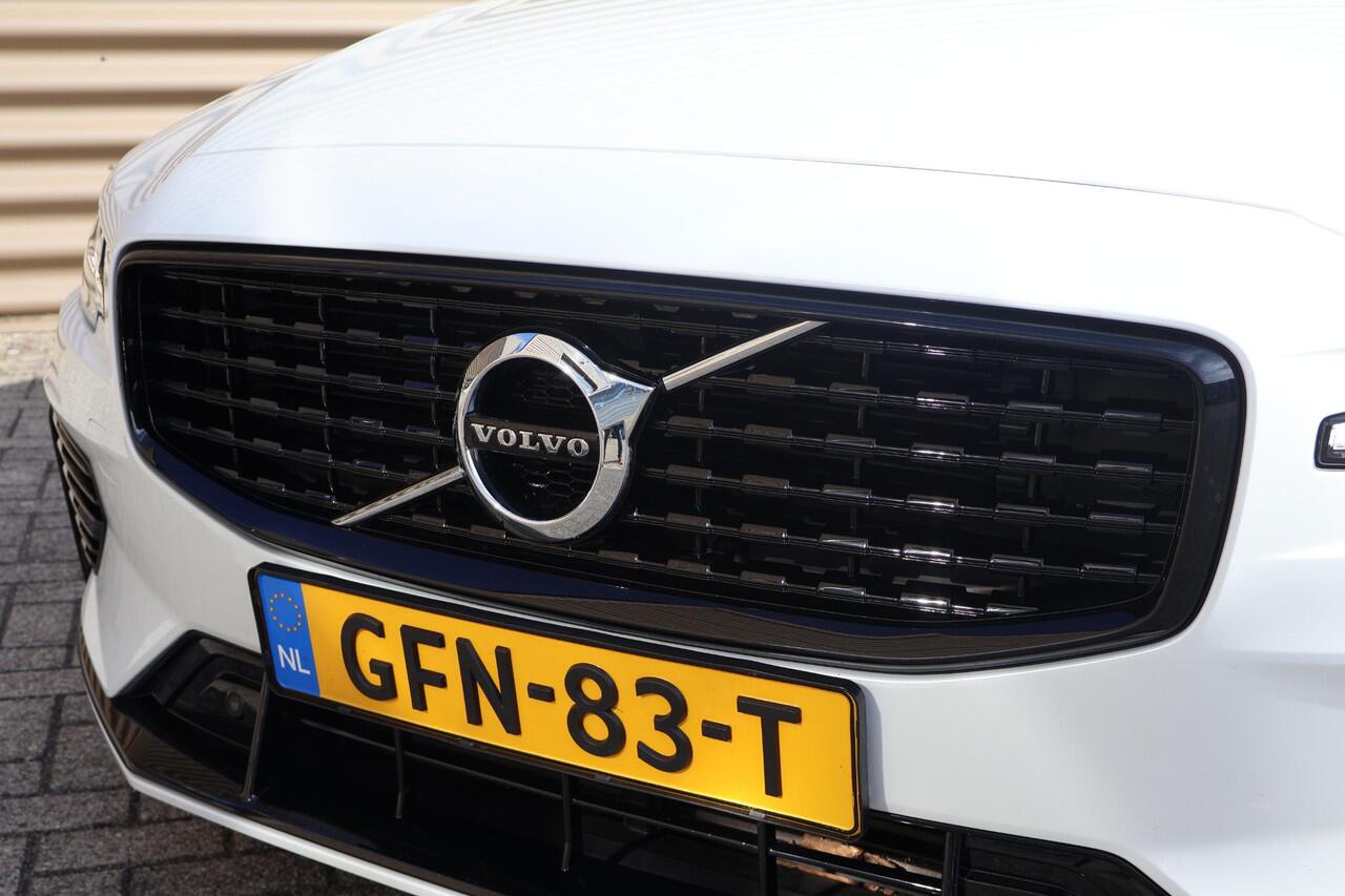 Volvo V60 2.0 T6 Plug-in hybrid AWD Ultimate Dark LONG RANGE