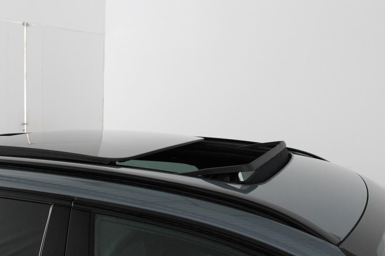 Volvo V60 2.0 B3 Plus Dark > Standkachel/Pano.schuif/Trekhaak/360 camera/Harman Kardon