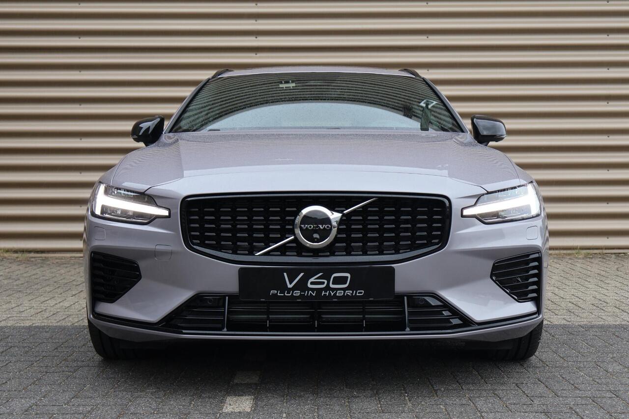 Volvo V60 T6 Plug-in hybrid AWD Ultra Dark | Panoramadak | 360 Camera | Harman Kardon
