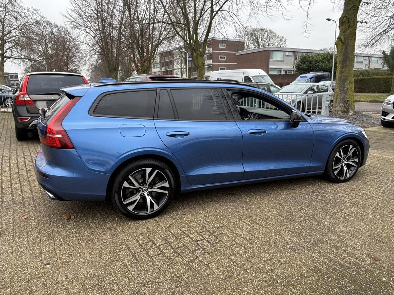Volvo V60 T8 Recharge AWD R-Design 360 Pano Keyless DAB HeadUp Harman Kardon