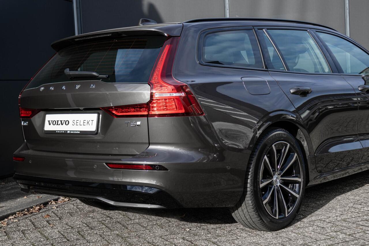 Volvo V60 T6 Plug-in hybrid AWD Plus Dark | Semi Elektrische Trekhaak | Adaptieve Cruise Control | BLIS | Elektrische verstelbare voorstoelen | Verwarmbare voorstoelen en stuurwiel | 360 graden camera |