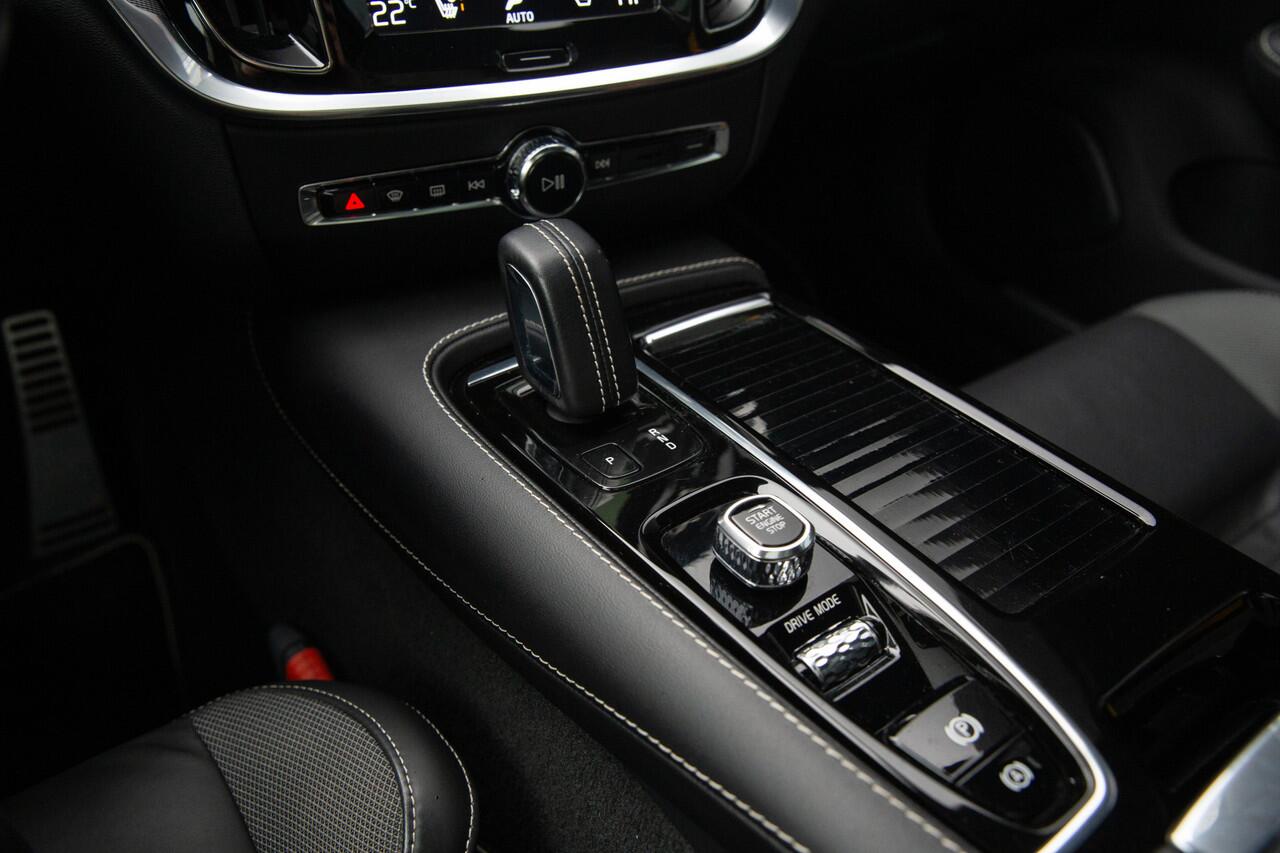 Volvo V60 2.0 T8 AWD Polestar Engineered NL-Auto, Panoramadak, 360-camera, Harman&Kardon,