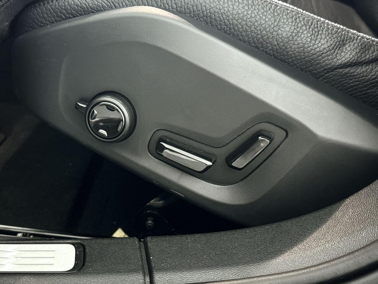 Volvo V60 T6 Aut. Plug-in hybrid AWD Plus Bright | Panoramadak | Stoel- en stuurverwarming | Parkeercamera