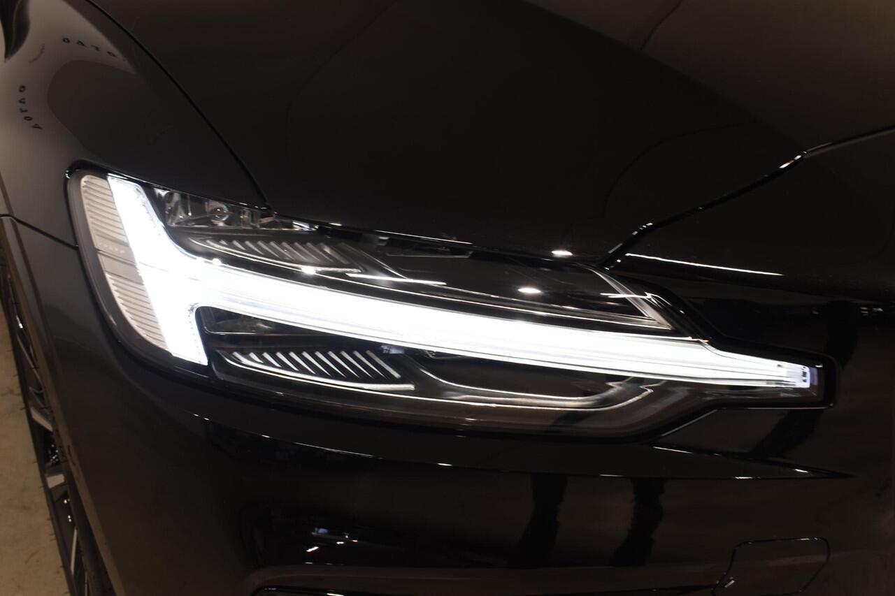 Volvo V60 T6 350PK Automaat Plug-in hybrid AWD Plus Dark / Navigatie / 360 Camera / Harman Kardon / Stuur & Stoelverwarming / LM Velgen / Trekhaak