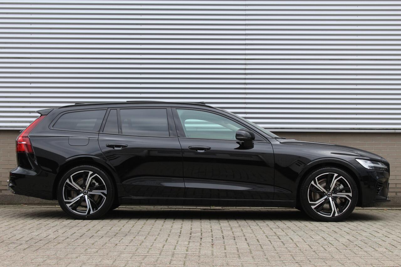 Volvo V60 2.0 T6 Plug-in hybrid AWD Plus Dark | Panoramadak | Trekhaak | H&K | BLIS | 360 Camera | Winterpack